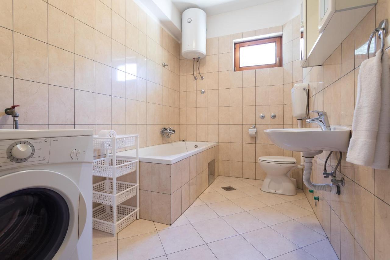 Love Apartments Zečevo Extérieur photo